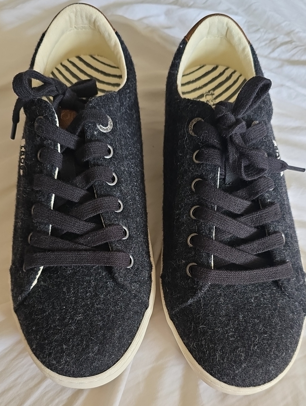 Taos Footwear Black Wool-Like Lace-Up Sneakers